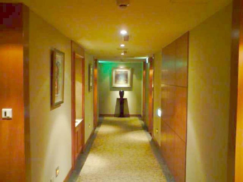 Elegance Hotel Taipei Bagian luar foto